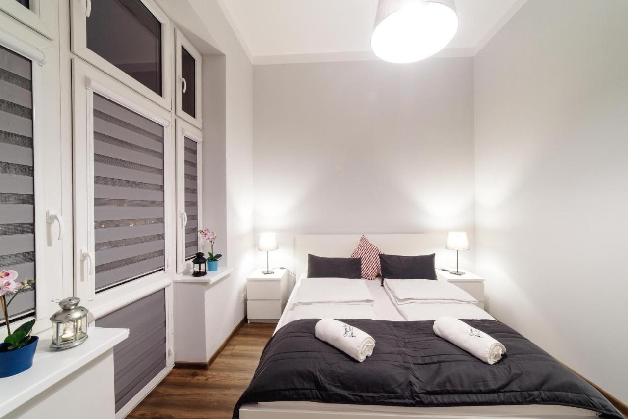 2 Nights Apartments - Great Location, Right Next To Main Rail And Bus Station, 10 Min To Main Square By Foot Cracovia Exterior foto