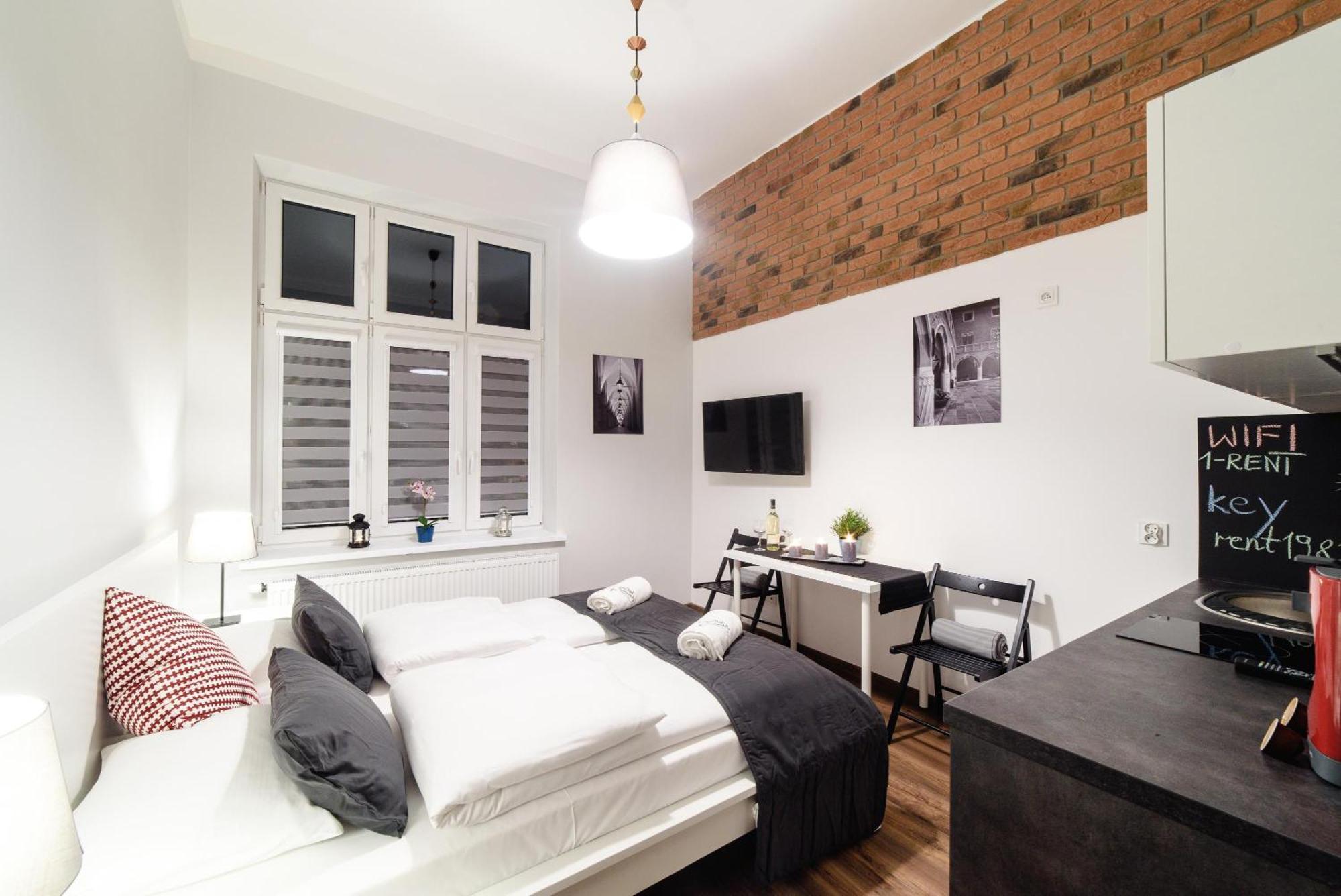 2 Nights Apartments - Great Location, Right Next To Main Rail And Bus Station, 10 Min To Main Square By Foot Cracovia Exterior foto