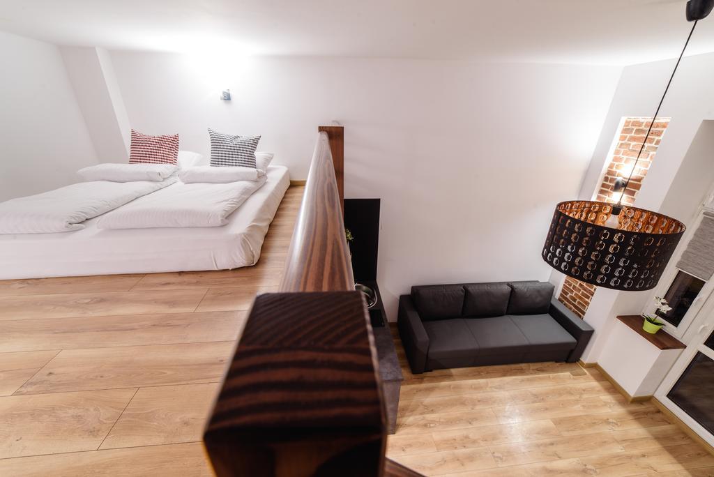 2 Nights Apartments - Great Location, Right Next To Main Rail And Bus Station, 10 Min To Main Square By Foot Cracovia Exterior foto