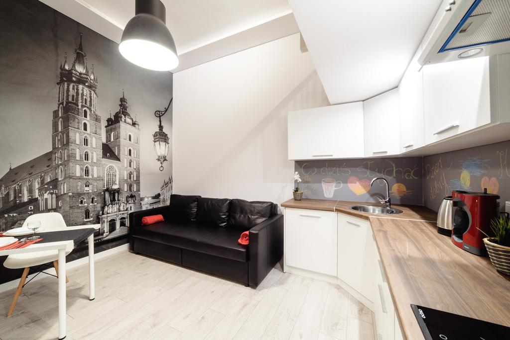 2 Nights Apartments - Great Location, Right Next To Main Rail And Bus Station, 10 Min To Main Square By Foot Cracovia Exterior foto