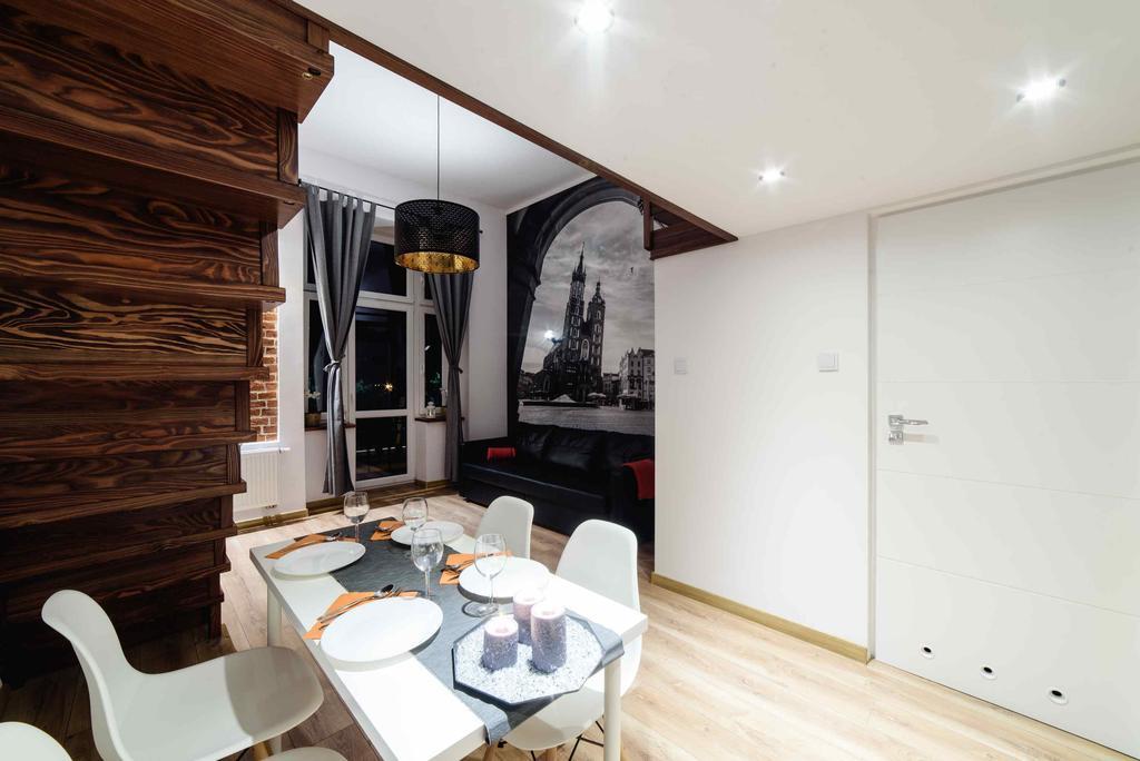2 Nights Apartments - Great Location, Right Next To Main Rail And Bus Station, 10 Min To Main Square By Foot Cracovia Exterior foto
