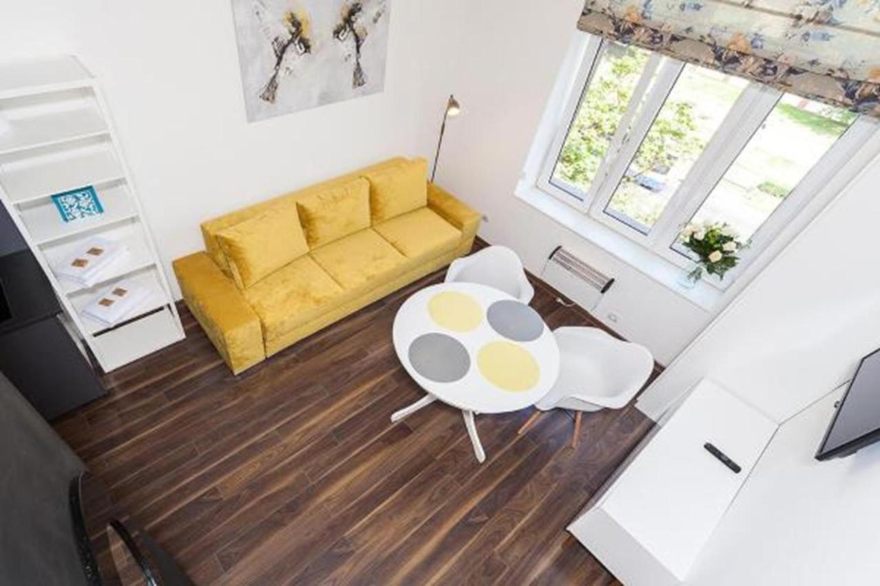 2 Nights Apartments - Great Location, Right Next To Main Rail And Bus Station, 10 Min To Main Square By Foot Cracovia Exterior foto
