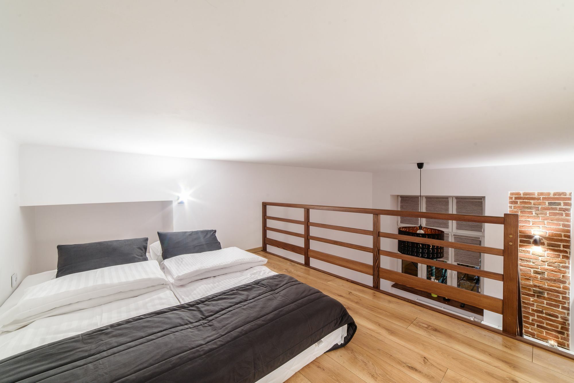 2 Nights Apartments - Great Location, Right Next To Main Rail And Bus Station, 10 Min To Main Square By Foot Cracovia Exterior foto