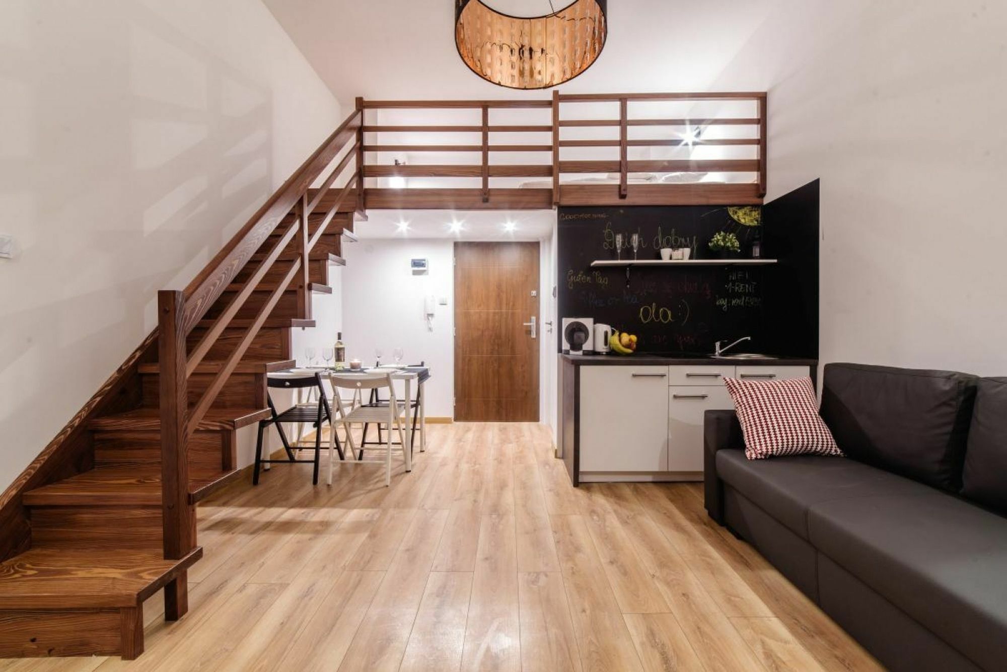 2 Nights Apartments - Great Location, Right Next To Main Rail And Bus Station, 10 Min To Main Square By Foot Cracovia Exterior foto